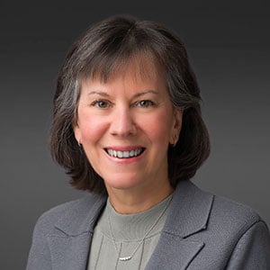 Elizabeth McNally headshot